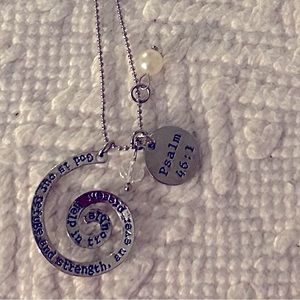 Excellent condition necklace never worn believe chain 18 inches...